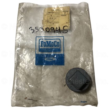 New Holland Plug Part # 353094S