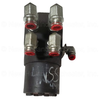 New Holland Pump Part # 445305A2