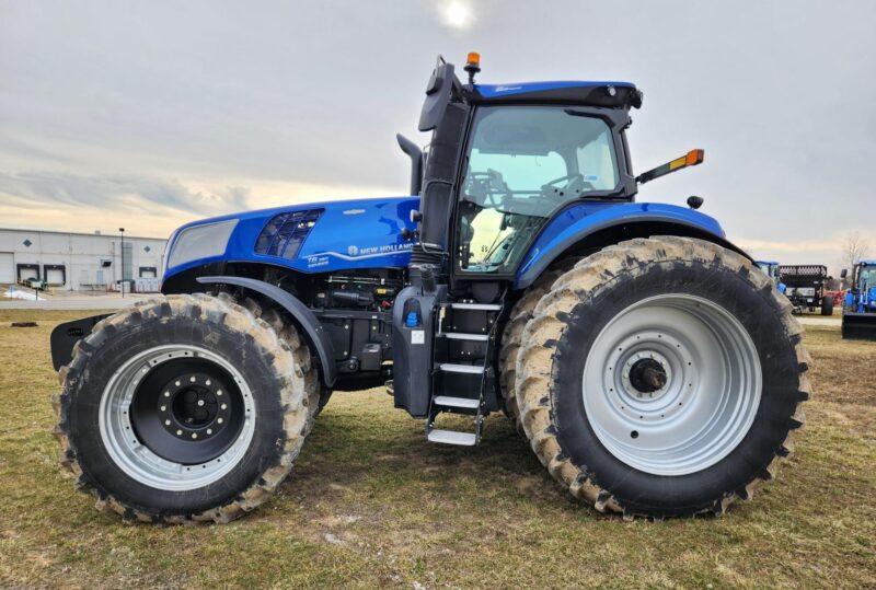 MY22 NH T8.380 CVT
