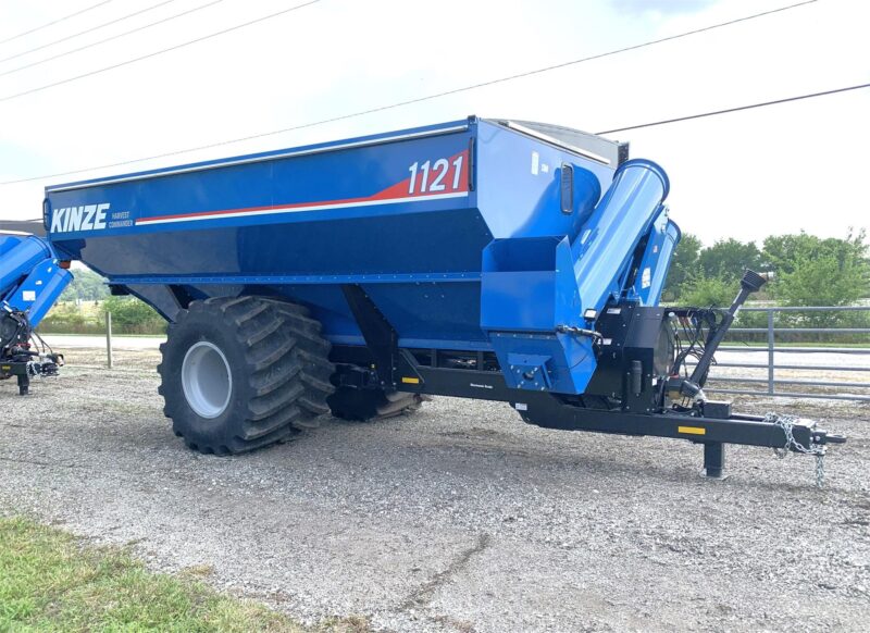 MY23 Kinze 1121 Cart