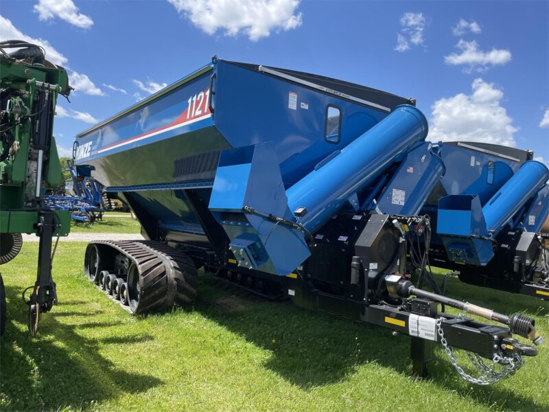 MY23 Kinze 1121 Cart
