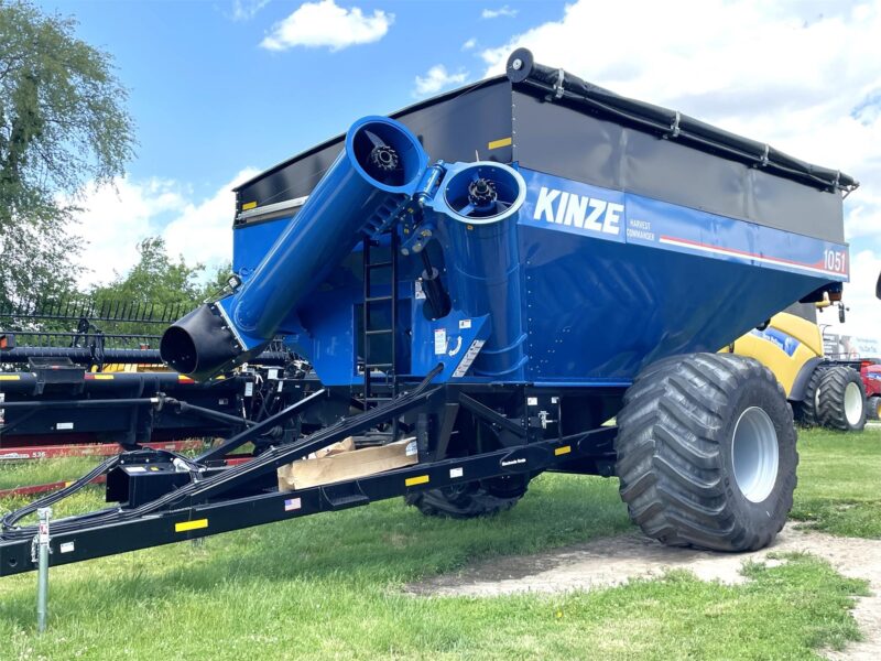 MY24 Kinze 1051 Cart