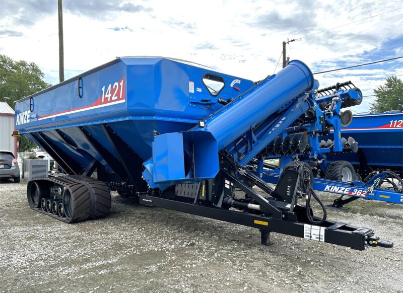 MY24 Kinze 1421 Cart