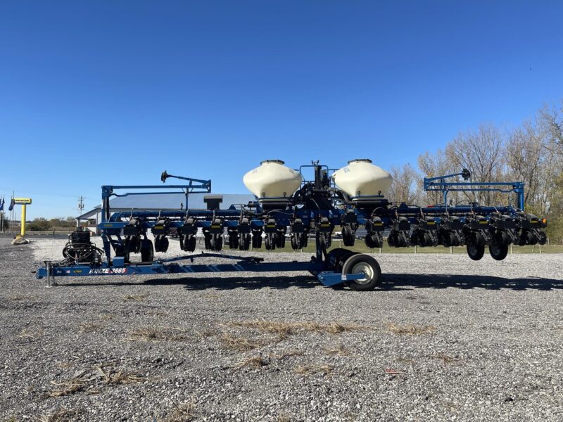 MY24 Kinze 3665