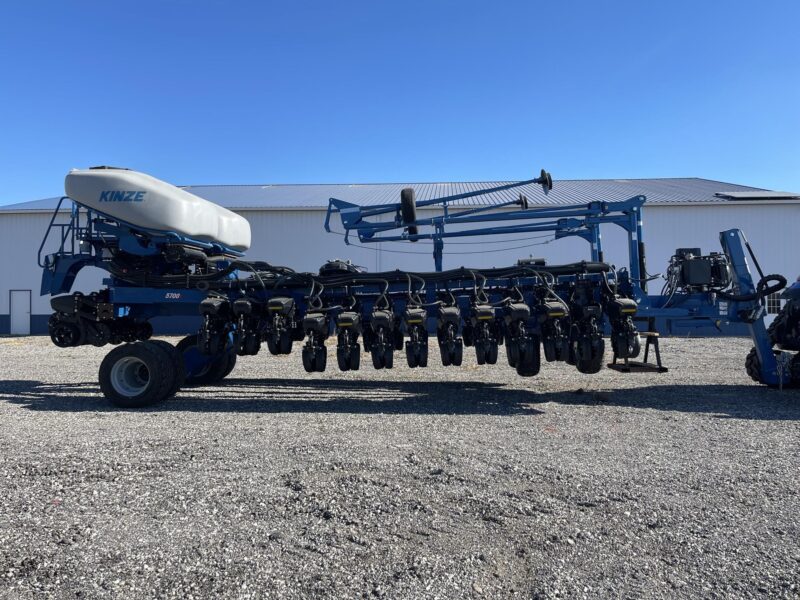 MY24 Kinze 5700